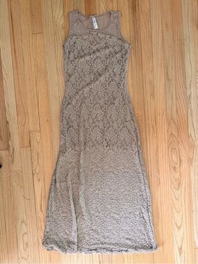 NWOT Sleeveless Lace Maxi Dress in Taupe